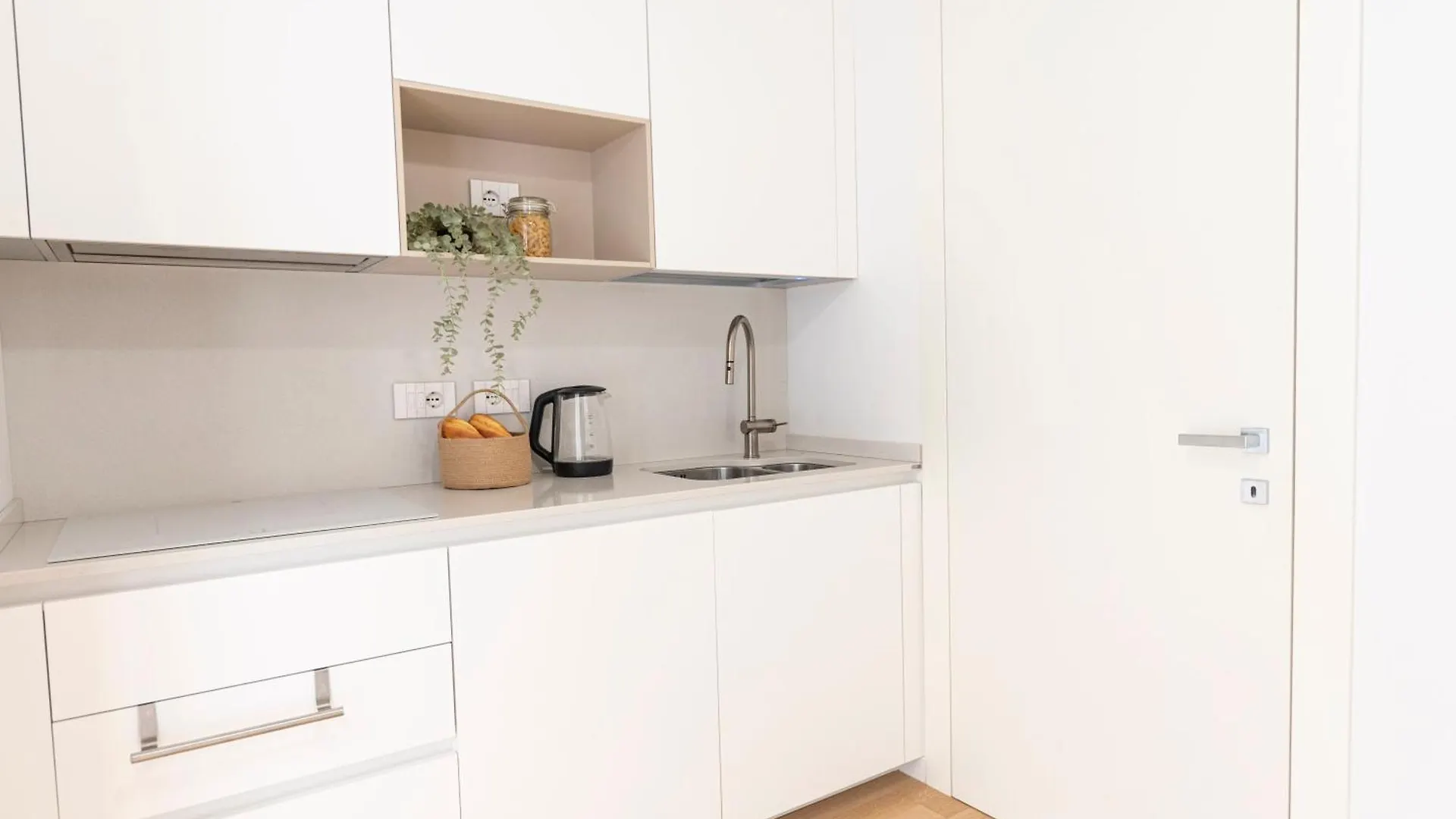 Luxury Apartment - Principe Eugenio 3 Милан