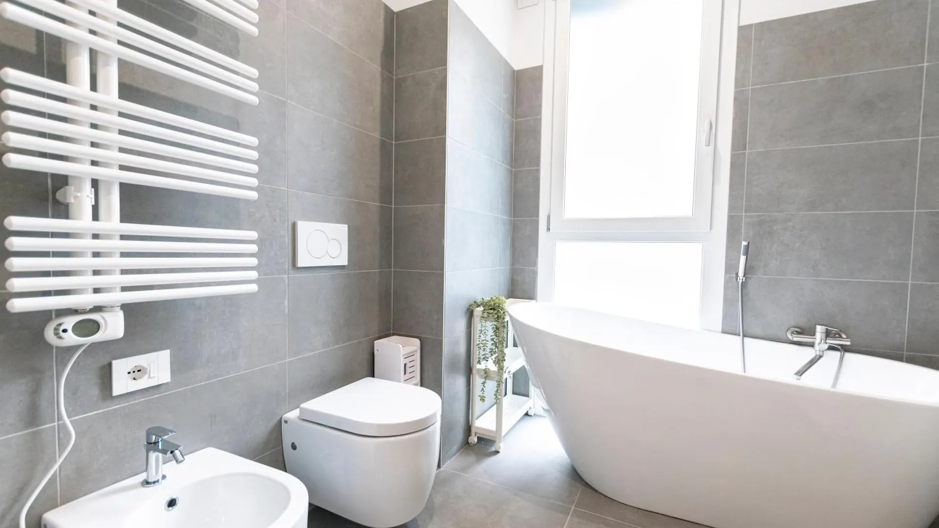 Luxury Apartment - Principe Eugenio 3 Милан