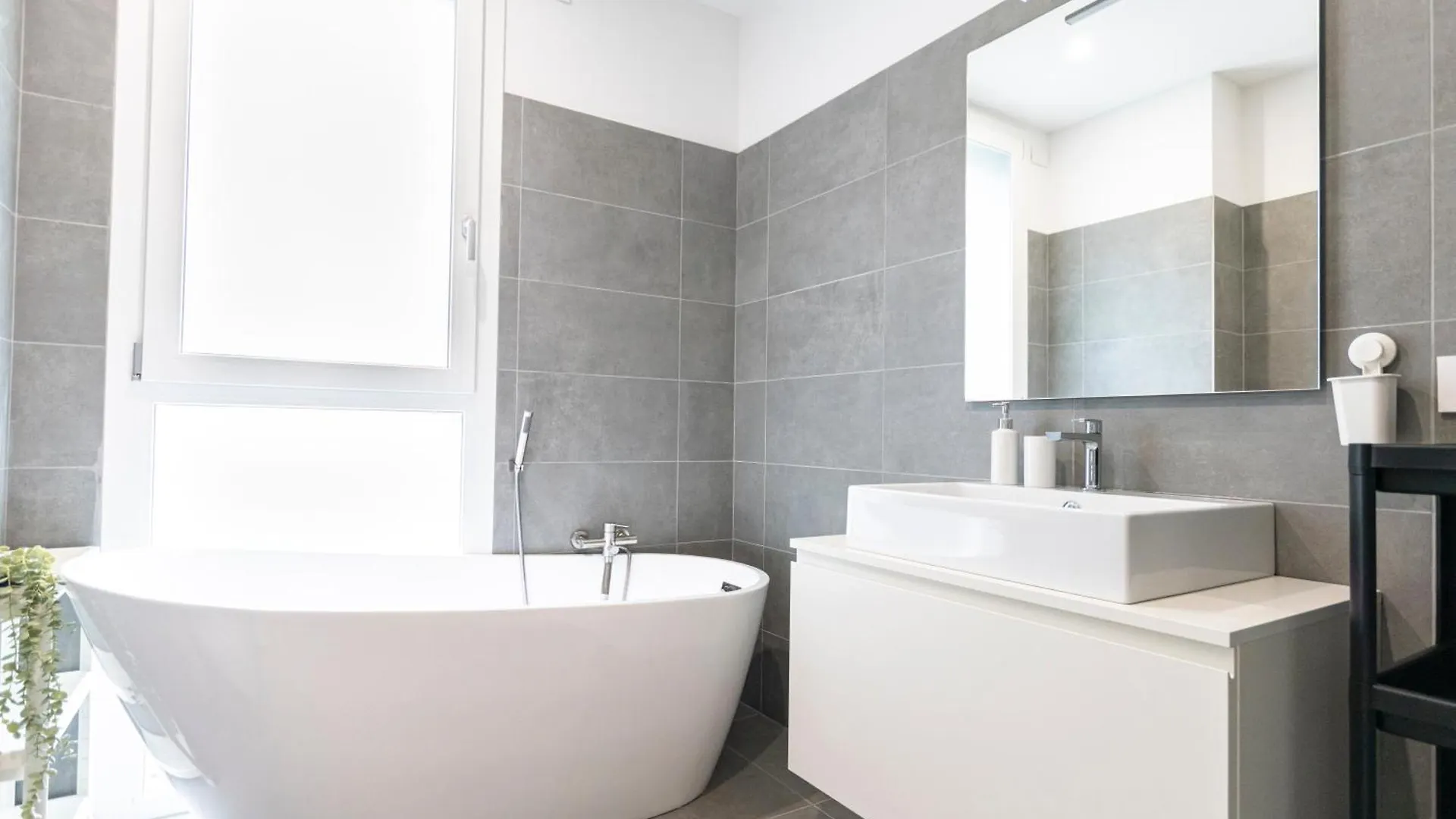 Luxury Apartment - Principe Eugenio 3 Milan 0*,  Italy